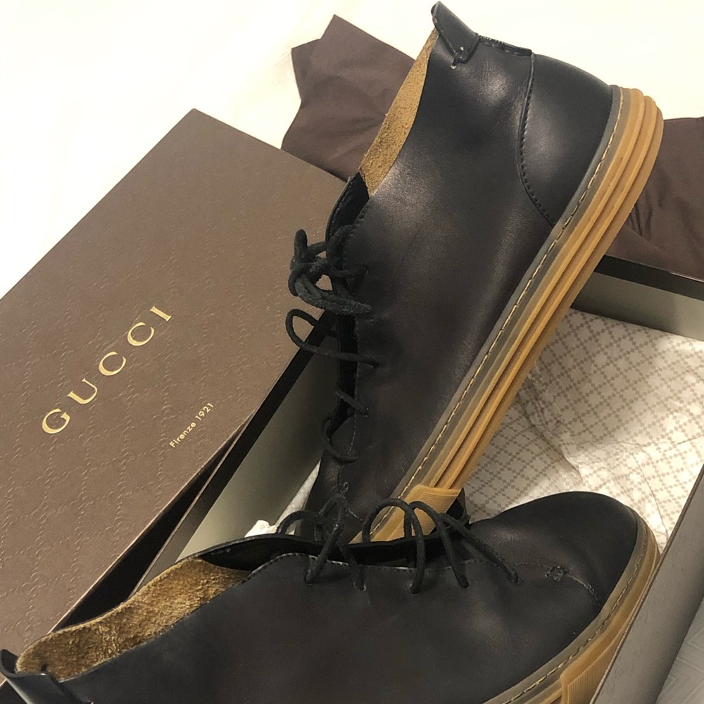 $790 Gucci Calf Leather Shoe Sneakers